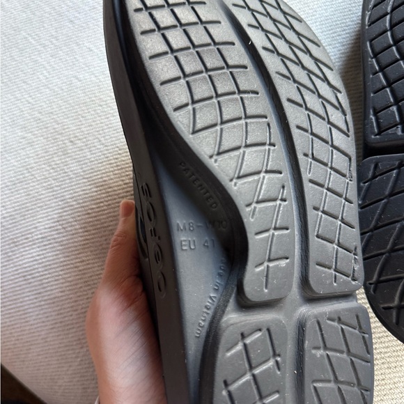 OOFOS - Picture 5 of 10